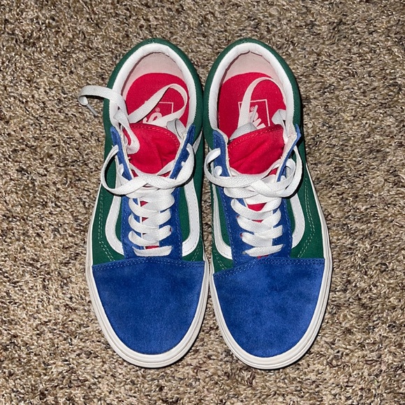 Vans - Picture 6 of 7